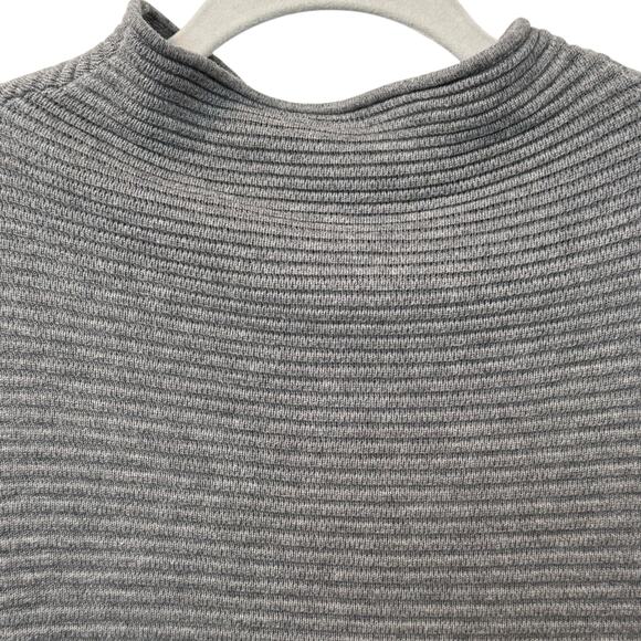 H&M Basic Textured Mock Turtleneck Sweater - Picture 3 of 9